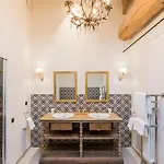Les Clefs De Troplong Mondot Bed & Breakfast