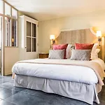 Les Clefs De Troplong Mondot Bed & Breakfast