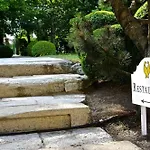 Les Clefs De Troplong Mondot Bed & Breakfast 4*