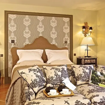 Les Clefs De Troplong Mondot Bed & Breakfast