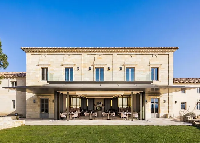 Les Clefs De Troplong Mondot Bed and breakfast