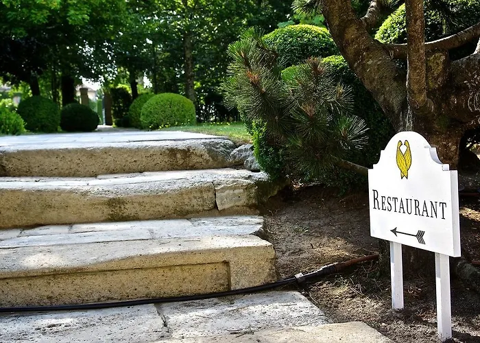 Les Clefs De Troplong Mondot Nocleg ze śniadaniem 4*