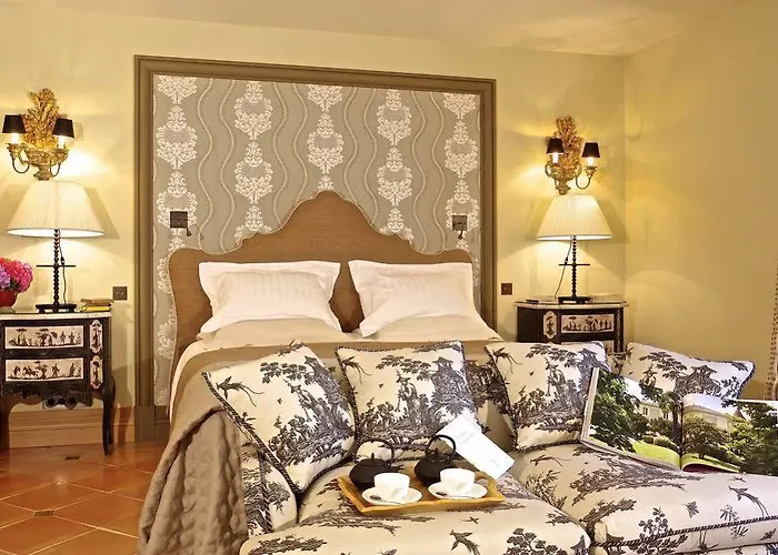 Les Clefs De Troplong Mondot Bed and breakfast